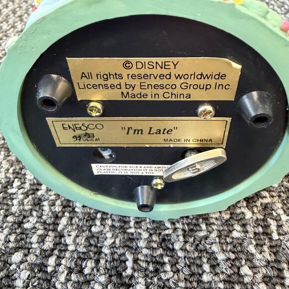 Disney Alice in Wonderland Snow Globe Caterpillar Music Box "I'm Late" Enesco - Picture 5 of 9